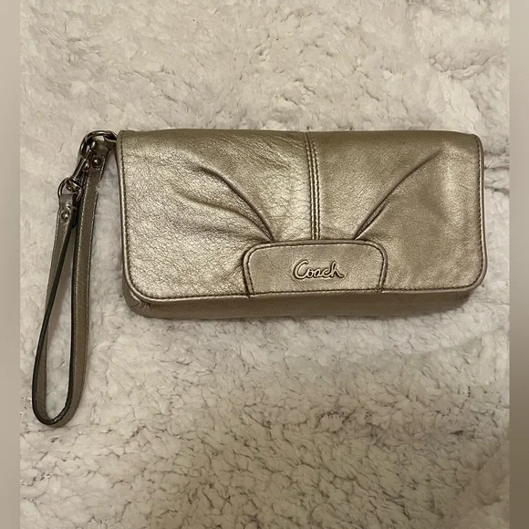 Coach Vintage Metallic Gold Large Wristlet Clutch Bag EUC