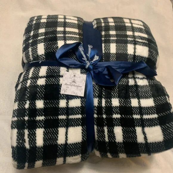 Tommy Bahama Plush Black White Plaid Flannel Sherpa Blanket 50 x 70