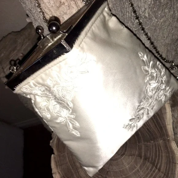 Preston & York Satin Evening Bag Pristine White & Embroidered & Hideaway Chain
