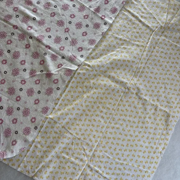 Vintage Baby Receiving Blankets Nursery Decor Pink Flowers,Yellow Ducks Lot of 2