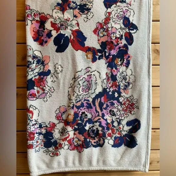 Vera Bradley Bold Floral Throw Blanket