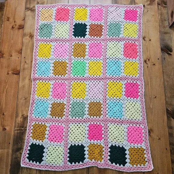 Vintage Handmade‎ Crochet Granny Square Baby Blanket Afghan Multicolor Pink
