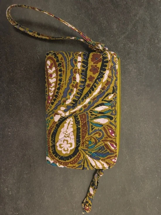 🛍 2/$18 Vera Bradley NWOT Wristlet Wallet - Buta Spray