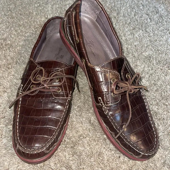 Brown Leather Boat Shoes‎ with Textured Finish