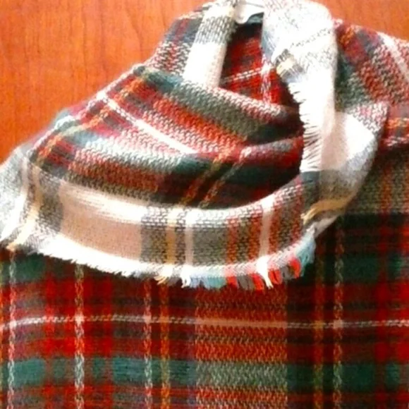 Beautiful,Soft and comfy Wrap and/or throw(58”X 54”)