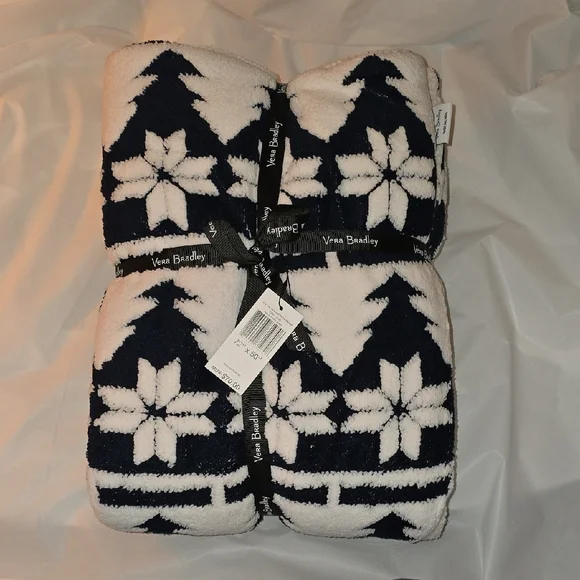 Vera Bradley Cozy Life Jacquard Throw Blanket in Fleece Navy/White Nordic Forest