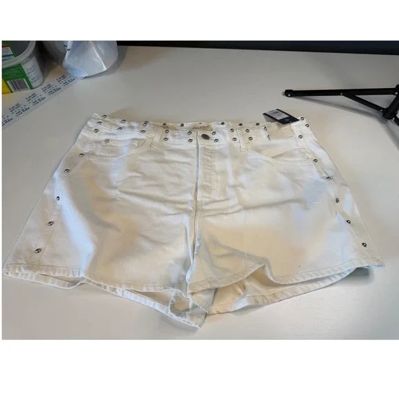 Universal Thread 90s Baggy Shorts White Studded Denim Mid Rise Size 17 NWT