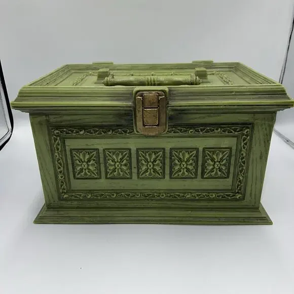 VINTAGE‎ MAX KLEIN GREEN ORNATE PLASTIC SEWING KEEPSAKE BOX
