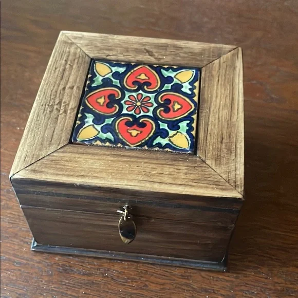 El Viejo Arte Handcrafted Wooden Box with Colorful‎ Tile Inlay