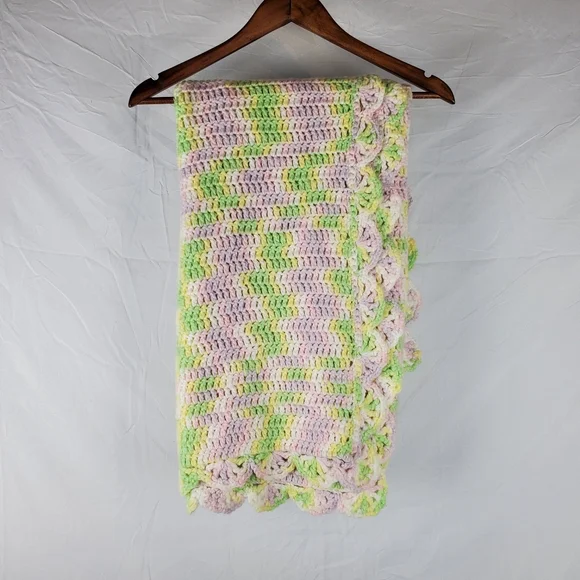 Vintage Handmade Crochet‎ Pastel Baby Blanker