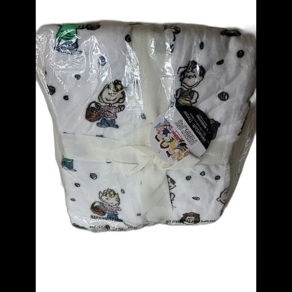 Peanuts Gang Berkshire Fleece Throw Blanket 55x70 Charlie Brown Snoopy New