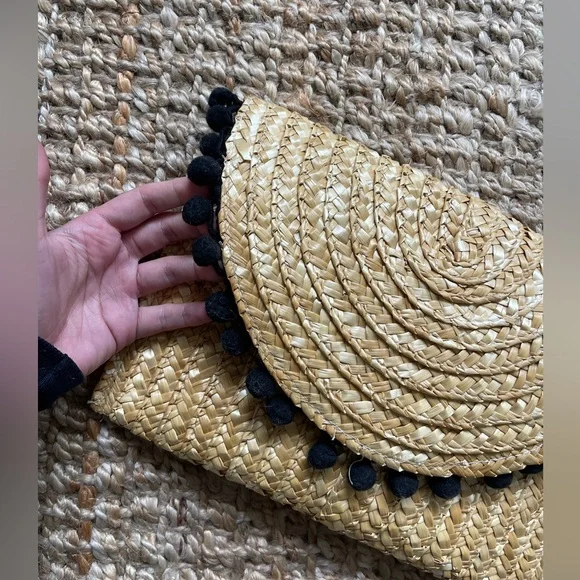 Beach clutch