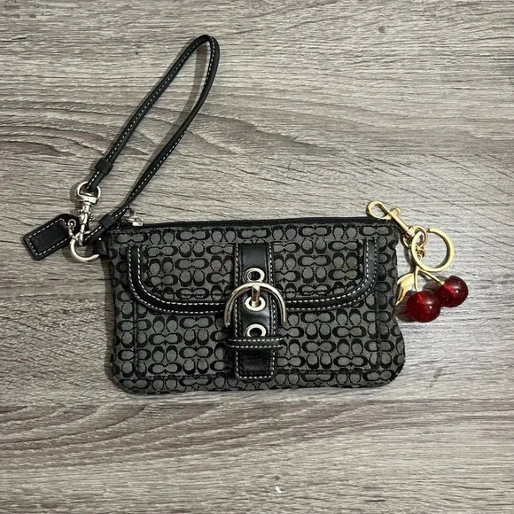 Coach Signature Monogram Soho Buckle Wristlet Black Grey‎