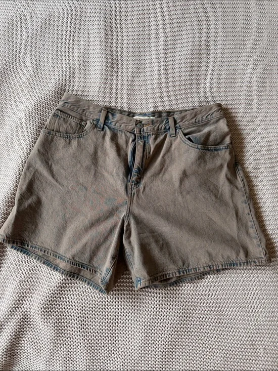 Levi's | High Rise Baggy Shorts | Faded Brown | Women’s Size 34