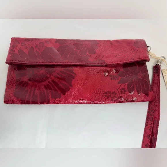 NWT Women’s CLUTCH FOLD OVER WALLET.