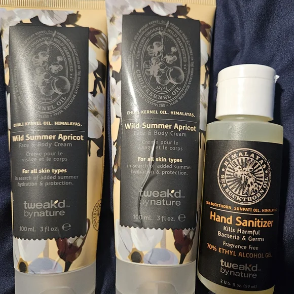 Tweaked By Nature Wild Summer Apricot Face & Body Cream Set