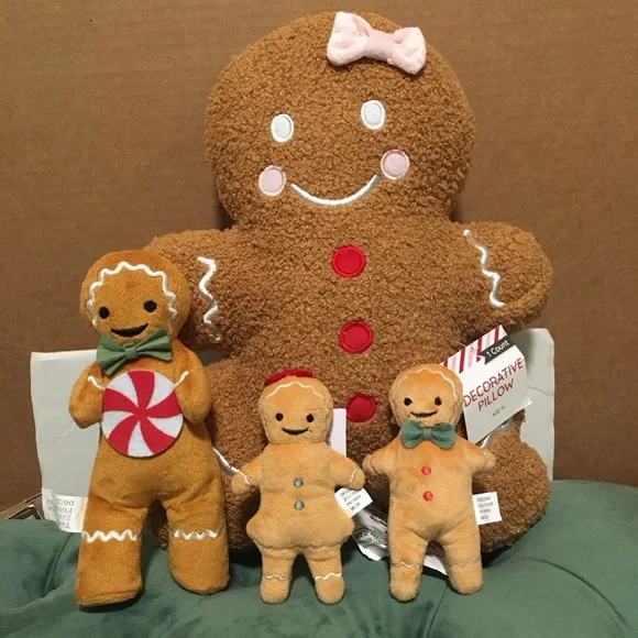 NWT Target Christmas Gingerbread Woman Boy Girl Pillow Bullseye's Playground Set
