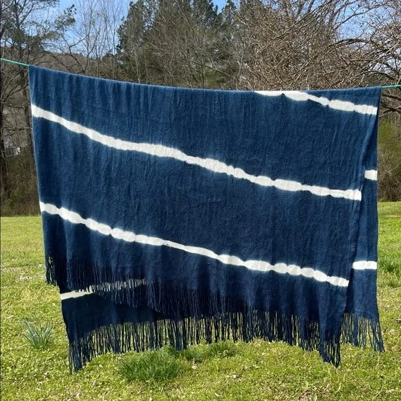 Navy Blue / White Tie Dye Knit Fringe Soft Throw Blanket Artisan NY Home Brand
