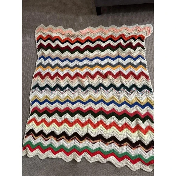 Vintage Afghan Chevron Ripple Zig Zag Crochet Throw Blanket 47