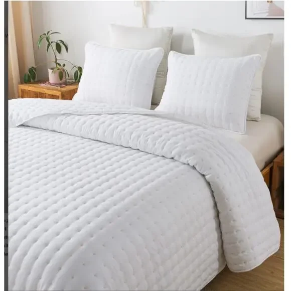 Wdcozy White Queen Size Quilt&Pillow Shams, Lightweight Soft Bedspread Coverlet,