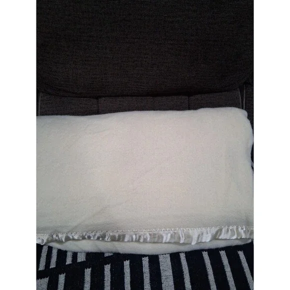 Vintage Satin Trim Acrylic Blanket, Butter Yellow, Queen Sized