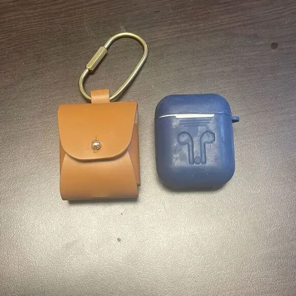 Penguin leather AirPods case get other free