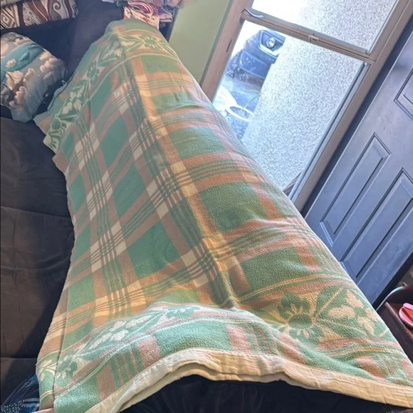Beacon Vintage Green, Cream & Brown Plaid Camp Blanket Cozy Retro Size 70”x70”
