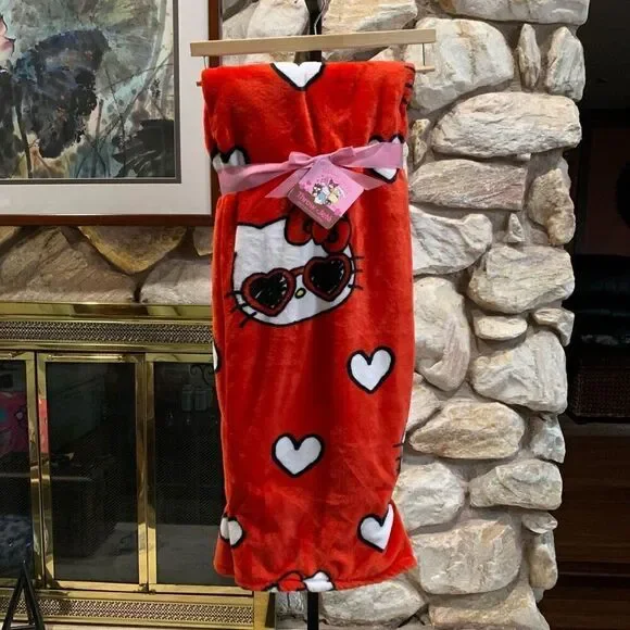 Hello kitty Valentine’s heart sunnglasses blanket