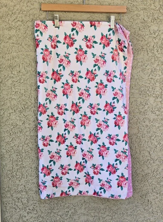 Betsy Johnson Small Floral Blanket