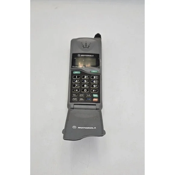 Motorola MicroTac Piper Cell Phone