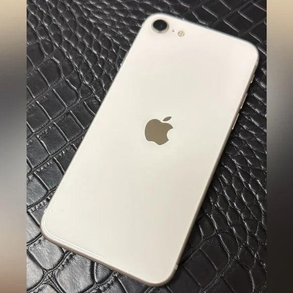Apple iPhone Case - Elegant White