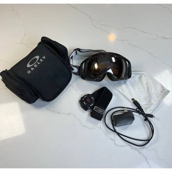 Oakley Airwave 1.5 Ski Goggles Bluetooth and Wi-Fi w Wrist Controller Tested