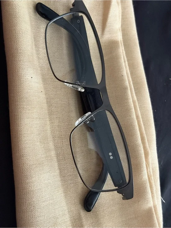 Smart Glasses, talk, call, answer, music.
