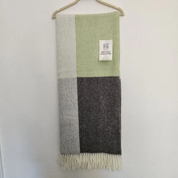 Texteis Penedo, S.A. Made in Portugal Oversized Throw Blanket 50