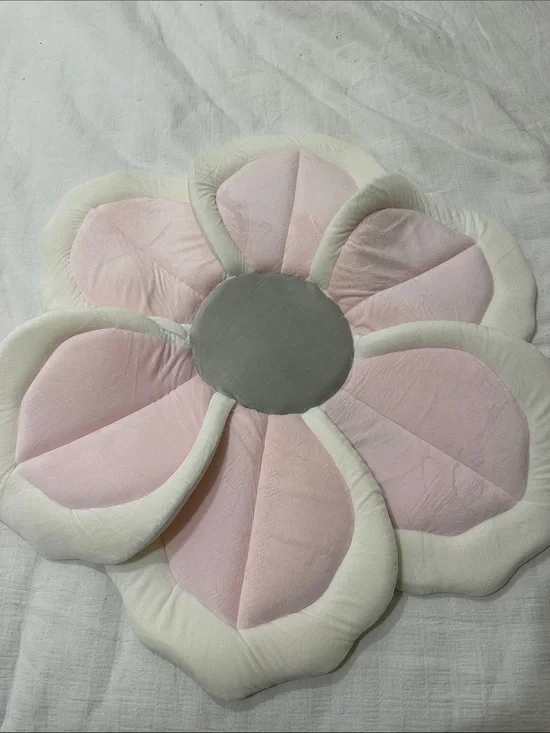 Brand New- Cream Flower-Shaped Padded Bath Mat