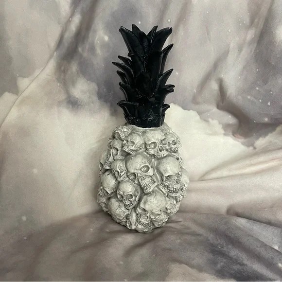 Target Hyde & EEK! Light up skull pineapple