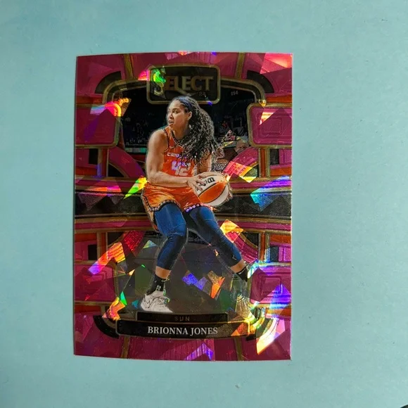 Brionna Jones 2024 Select Concourse, Card #88  Pink Cracked Ice Prizm Conn.Sun