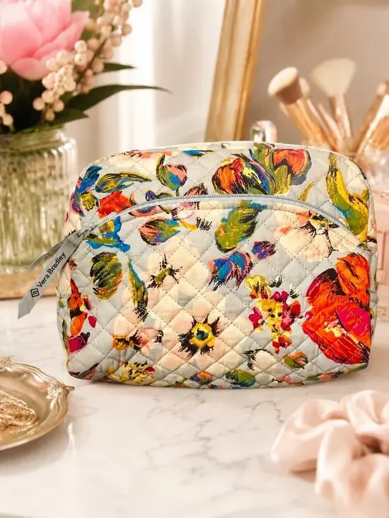 VERA BRADLEY Floral Quilted Women's Cosmetic Bag Plastic Lined