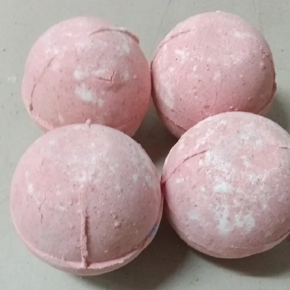 New!!! Set Of 4 Childrens Pink Bath Bombs With Surprise Toy Inside