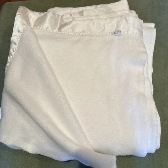 Vintage Acrylic Blanket Twin 66