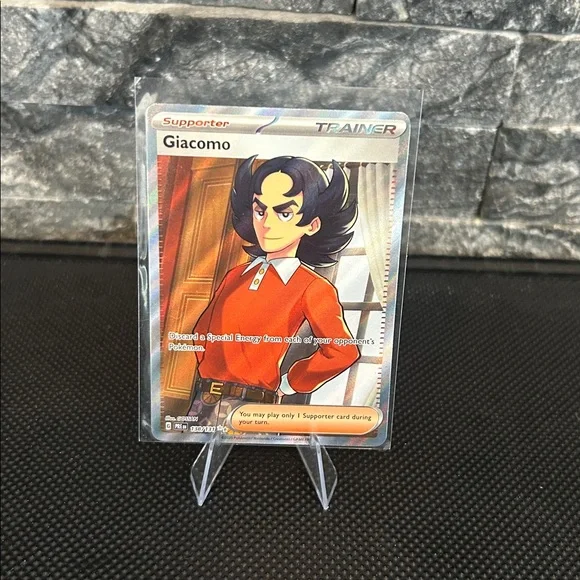 Pokemon Giacomo 138/131‎ Full Art Trainer from Prismatic Evolutions Set M/NM