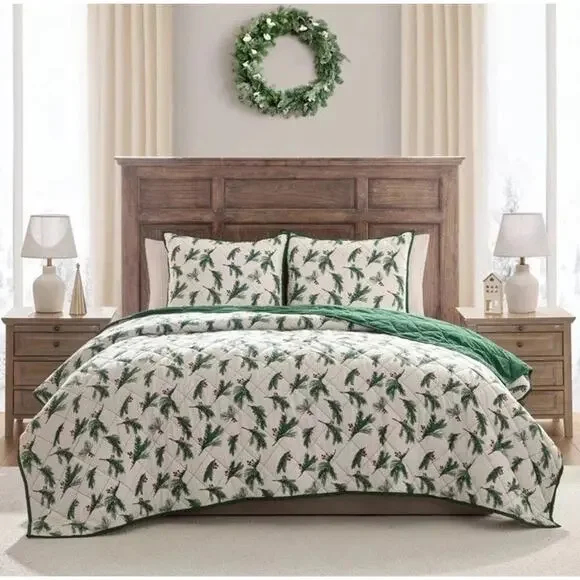 Hallmark Queen Flannel Greenery‎ Print Quilt Set