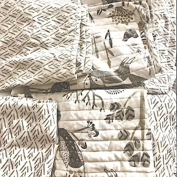 Bunk bed set of 2 twin sets including 2 sheets and 2 pillow cases and comforters