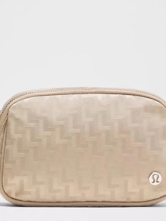 Lululemon Everywhere Belt Bag L Monogram Jacquard O/S