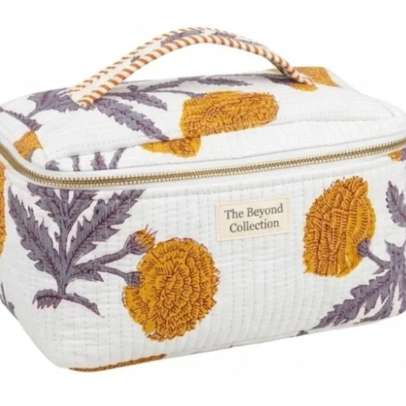 NWOT White Floral Woven Cosmetic Vanity Bag