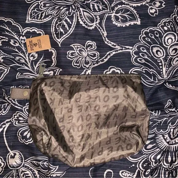 NWT PINK Victoria Secret Small cosmetic Travel Bag
