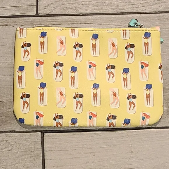 🐣 Ipsy women cutout print bag 🎠 🌸 🍀 ❄️ 🏵💫🧋☃️🦋🍍🐠🍬🍿🍕🐬