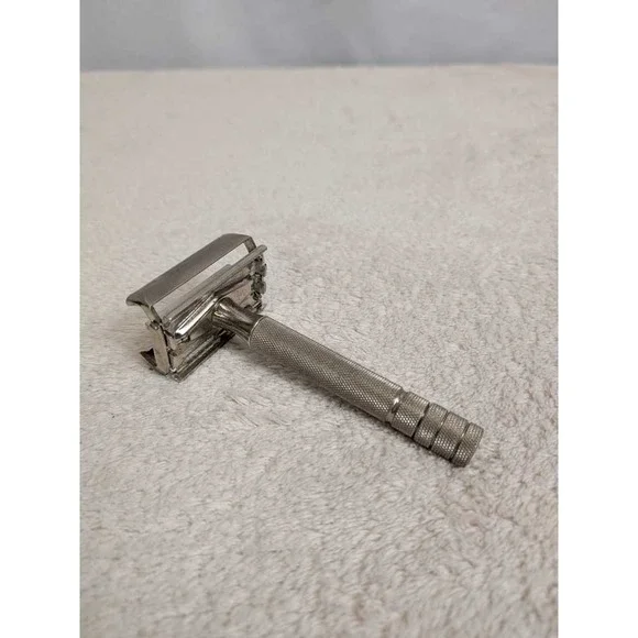 Vintage Gillette Safety Razor Double Edge‎ DE TTO Classic Shaving Tool