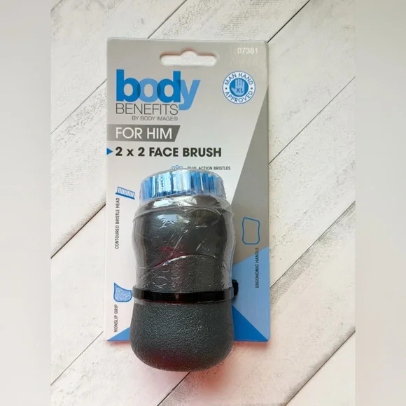 Body Benefits For Him Face Brush 2
