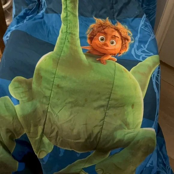 Kids' Blue and Green Dinosaur Comforter